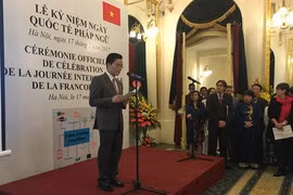 Le vice-ministre des Affaires étrangères, Hà Kim Ngoc, salue la Journée internationale de la Francophonie. Photo: CVN