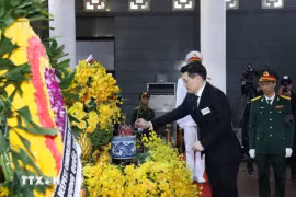 La délégation thaïlandaise rend hommage au secrétaire général du Parti Nguyên Phu Trong. Photo: VNA