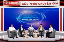 Débat "Transformation numérique pour une fabrication intelligente : opportunités pour les entreprises vietnamiennes". Photo: congthuong.vn