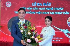 L’ambassadeur du Vietnam au Japon, Pham Quang Hiêu et la présidente de l’Association, Dô Khanh Hân. Photo: VNA