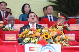 Meeting et défilé militaire marquant le 70e anniversaire de la Victoire de Dien Bien Phu