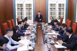 Le président Luong Cuong travaille avec la Commission centrale des affaires intérieures, également permanence du Comité central de pilotage de la réforme judiciaire. Photo: VNA