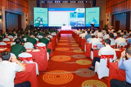 Le Commandement des gardes-frontières et le Groupe national gazo-pétrolier du Vietnam (Petrovietnam - PVN) organisent le bilan des 5 ans de mise en œuvre du Règlement de coordination dans la mise en œuvre des tâches de défense de la sécurité et de la sûreté des activités gazo-pétrolières et de la souveraineté, de la sécurité, de l'ordre social dans la zone frontalière maritime entre les deux unités (période 2019 - 2024). Photo: petrotimes.vn