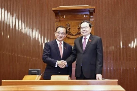 Le président de l'AN du Vietnam Tran Thanh Man en visite officielle à Singapour