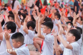 Les élèves du primaire de Gia Quât, arrodissement de Long Biên. Photo: VNA