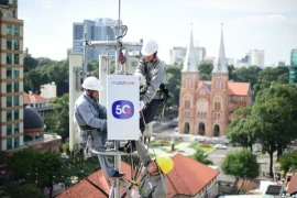 MobiFone détient officiellement les droits d'utilisation de fréquences du réseau 5G. Photo: https://baotintuc.vn/