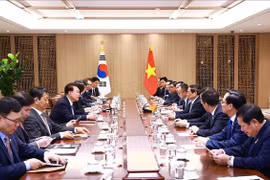 Le Premier ministre Pham Minh Chinh rencontre le président sud-coréen, Yoon Suk Yeol. Photo: VNA