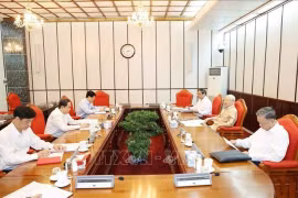 Le leader du PCV Nguyên Phu Trong préside une réunion des principaux dirigeants