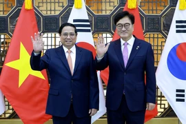Le Premier ministre Pham Minh Chinh et le président de l’Assemblée nationale de la République de Corée, Woo Won-shik. Photo : VNA
