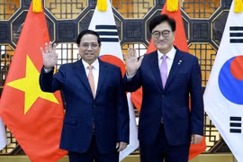 Le Premier ministre Pham Minh Chinh et le président de l’Assemblée nationale de la République de Corée, Woo Won-shik. Photo : VNA