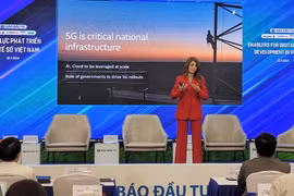 Conférence sur le thème "Transformation numérique : moteur du développement de l’économie numérique au Vietnam", le 30 septembre à Hanoï. Photo: CVN