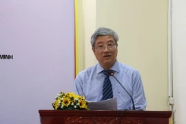 Pham Binh An, directeur adjoint de l'Institut d'études pour le développement de Hô Chi Minh-Ville, prend la parole lors de la conférence scientifique "Vieillissement de la population et politiques d'adaptation au vieillissement de la population à Hô Chi Minh-Ville", organisée le 11 décembre à Hô Chi Minh-Ville.