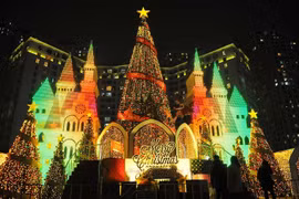 Hanoi brille de mille feux à l’approche de Noël