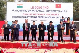 Le PM Nguyên Xuân Phuc lance les travaux de l’ambassade du Vietnam en Inde