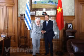 Le Vietnam et l'Uruguay veulent renforcer leurs liens économiques