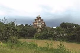 Un village des pagodes sur les Hauts Plateaux du Centre