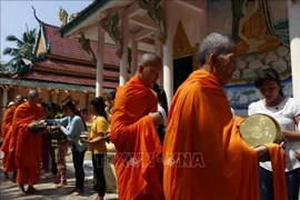 La communauté khmère de Hau Giang, Soc Trang et Ca Mau célèbrent la fête Sene Dolta