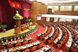 Le 8e Plénum débat du développement socio-économique et de l’édification du PCV