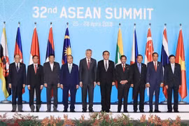  Le 32e Sommet de l'ASEAN se clôt sur un succès à Singapour