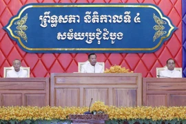 Cambodge : Samdech Say Chhum réélu président du Sénat 