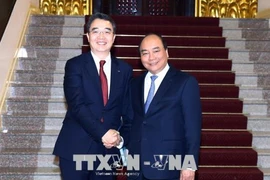 Le PM Nguyên Xuân Phuc reçoit le directeur général de Doosan Vina