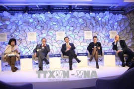 Forum économique mondial de Davos: le Vietnam souligne le développement du marché de services 