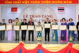 Près de 700 Vietnamiens de Thaïlande à l’honneur