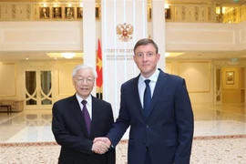 Le leader du PCV rencontre le vice-président du Conseil de la Fédération de Russie 