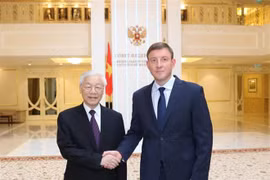 Le leader du PCV rencontre le vice-président du Conseil de la Fédération de Russie 
