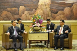 Le secrétaire du CC du PCV Nguyên Van Binh visite la ville de Shanghai