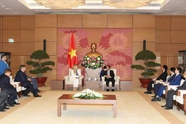 Le vice-président de l’AN Do Ba Ty reçoi des parlementaires ukrainiens