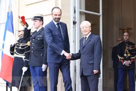 Entrevue entre le secrétaire général du PCV et le Premier ministre français