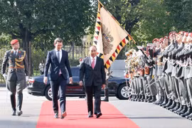 Cérémonie d’accueil officielle du Premier ministre Nguyên Xuân Phuc en Autriche
