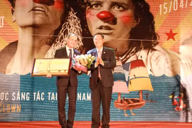 Célébration des 45 ans de l’établissement des liens diplomatiques Vietnam-France à Cân Tho