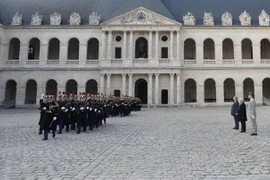 Cérémonie d’accueil du leader du PCV Nguyên Phu Trong en visite officielle en France