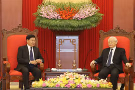 Le Vietnam prend en considération les relations spéciales avec le Laos 