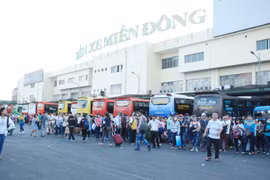 Nouvel An: Les billets d’autocars et d’avions partent comme des petits pains