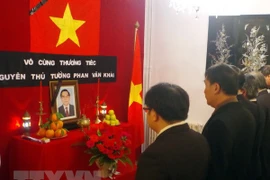 Hommage à l'ancien Premier ministre Phan Van Khai à l'étranger