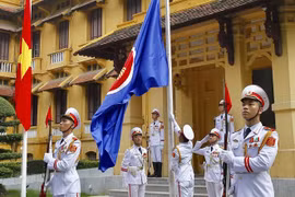Le Vietnam hisse le drapeau de l’ASEAN 2018