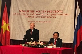 Le secrétaire général du PCV visite l'ambassade vietnamienne à Moscou