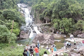 Le tourisme prend son essor à Binh Liêu, dans le Nord