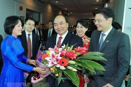 Le PM Nguyên Xuân Phuc entame une visite officielle à Singapour