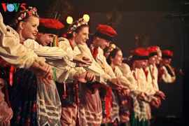Un festin musical dans le "Village européen" à Hanoi