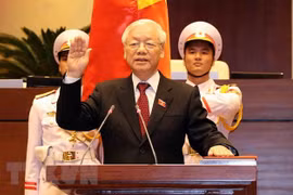 Poursuite des félicitations au président Nguyen Phu Trong