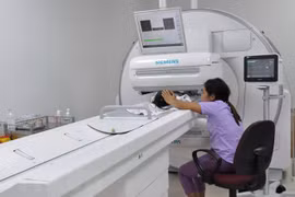 Scintigraphie rénale à l’Hôpital des enfants de Ho Chi Minh-Ville