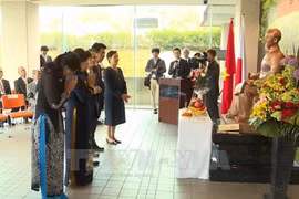 Le 128e anniversaire du Président Ho Chi Minh fêté à l’étranger