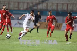 Football : le Vietnam bat le Népal 2-0 aux ASIAD 18