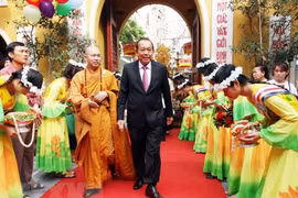 Le 2562e anniversaire de la naissance de Bouddha célébré à Hanoi