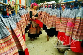 Les costumes traditionel des femmes Mong