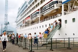 Un paquebot étranger au port de Chân Mây, province de Thua Thiên-Huê (Centre). Photo : VNA